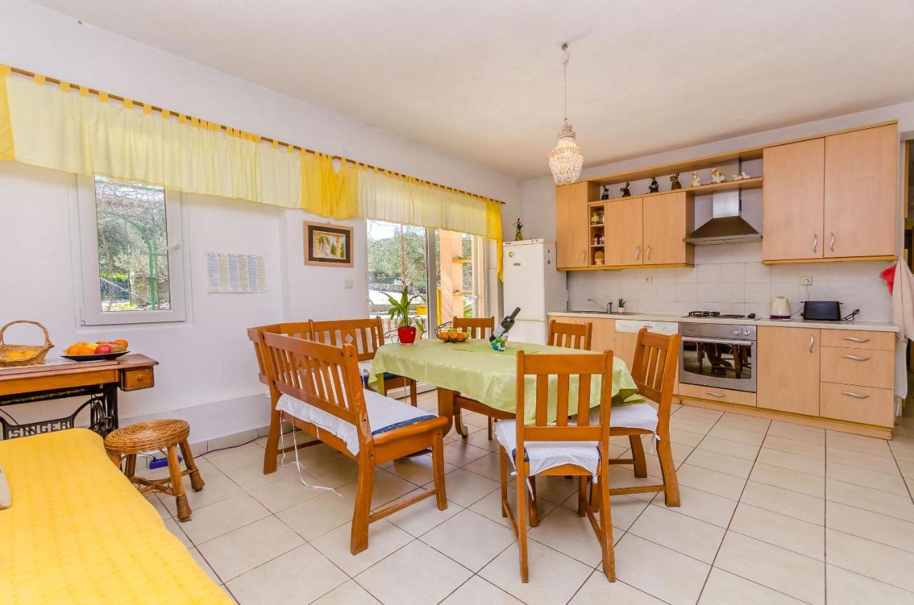 Apartments Stara Maslina Слатине Экстерьер фото